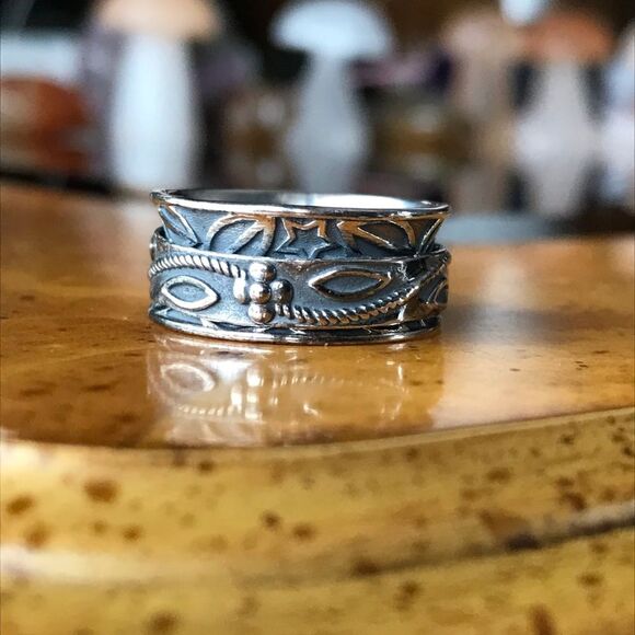 Sterling Silver Flower Band Ring Size 6 - Picture 3 of 8